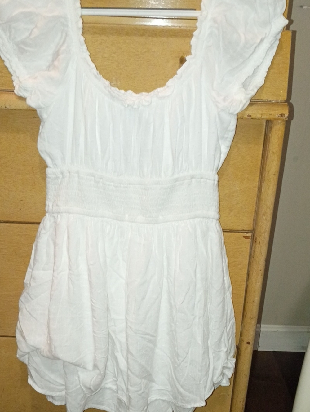 Women’s HOLLISTER White Scoop Neck DRESS WITH BUILT IN SKORT .